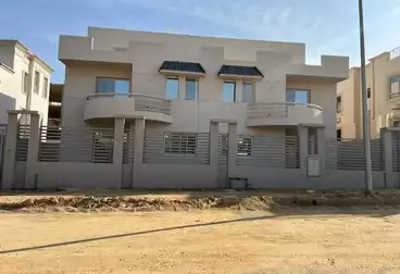 Villas For sale - 4 rooms