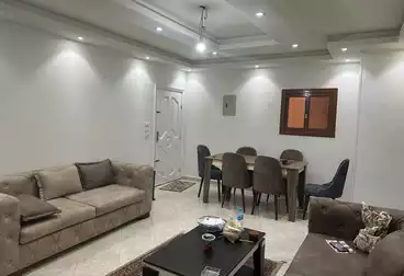 شقة بحديقة للإيجار - 2 غرف - بالدور 0