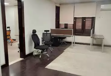 Administrative For rent - 4 rooms - floor 2