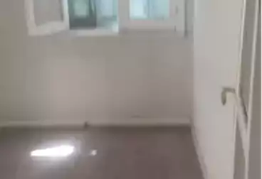 Apartments For sale - 4 rooms - floor 1