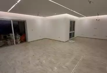 شقق للإيجار - 3 غرف - بالدور 0