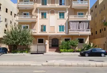 دوبلكس بحديقة للبيع - 5 غرف - بالدور 0