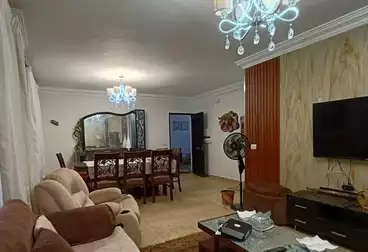 شقة بحديقة للبيع - 2 غرف - بالدور 0