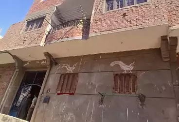 House / Home For sale - 4 rooms