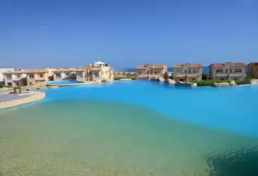 شاليه بحديقة للبيع - 4 غرف - بالدور 0