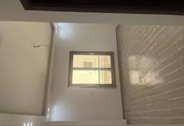 شقق للإيجار - 4 غرف - بالدور 1
