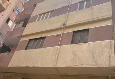 Building For sale - 9 rooms