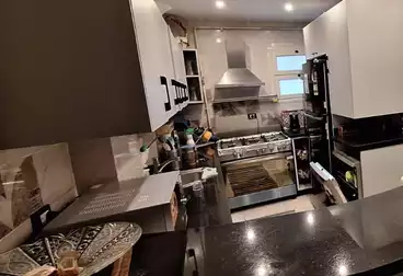 شقق للبيع - 3 غرف - بالدور 8