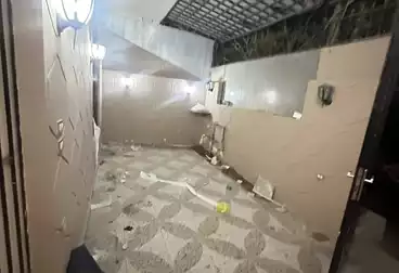 شقة بحديقة للإيجار - 2 غرف - بالدور 0