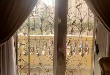 شقق للبيع - 3 غرف - بالدور 1