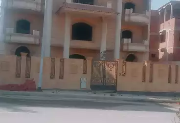 فلل للبيع - 10 غرف