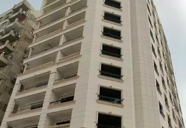 شقق للبيع - 3 غرف - بالدور 1