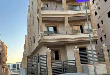 Apartments For sale - 3 rooms - floor 2