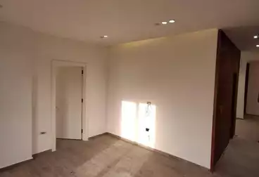 Apartments For sale - 4 rooms - floor 4