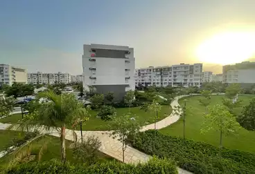 Apartments For sale - 3 rooms - floor 5