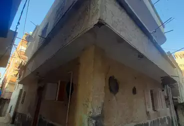 House / Home For sale - 4 rooms