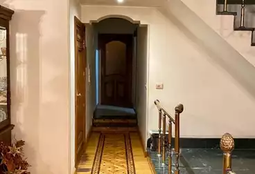 شقق للبيع - 4 غرف - بالدور 5