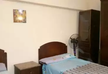 شقة بحديقة للإيجار - 3 غرف - بالدور 0