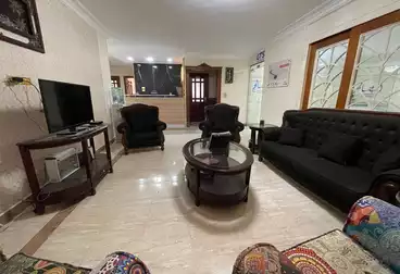 مكاتب للإيجار - 4 غرف - بالدور 4