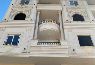 شقق للبيع - 4 غرف - بالدور 2