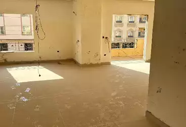Apartments For sale - 4 rooms - floor 1