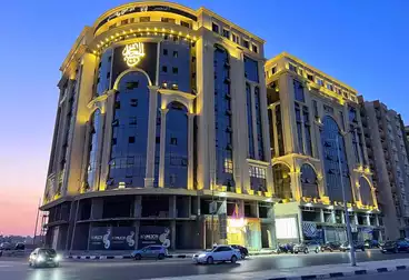 مكاتب للإيجار - 3 غرف - بالدور 4