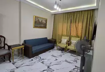 شقة بحديقة للبيع - 3 غرف - بالدور 0