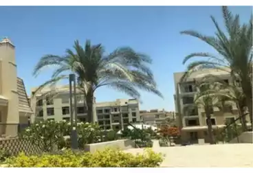 شقة بحديقة للبيع - 2 غرف - بالدور 0