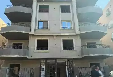 Apartment with Garden For sale - 3 rooms - floor 0