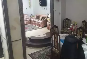 Building For sale - 7 rooms