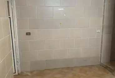 شقق للإيجار - 2 غرف - بالدور 0