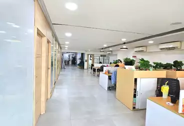 Administrative For rent - 5 rooms - floor 2
