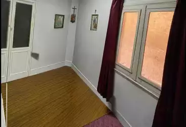 Apartments For sale - 4 rooms - floor 1