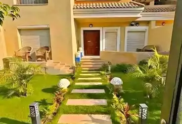 فلل للبيع - 5 غرف