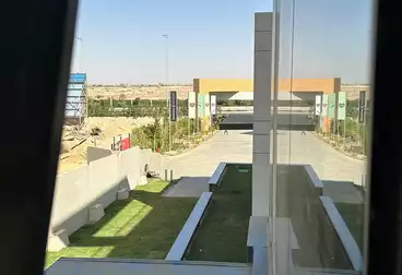 مكاتب للإيجار - 4 غرف - بالدور 1