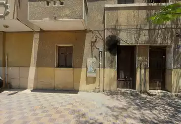 House / Home For sale - 4 rooms