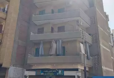 Building For sale - 4 rooms