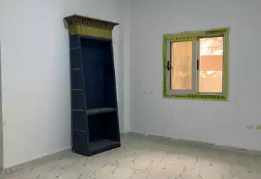 شقق للإيجار - 3 غرف - بالدور 0