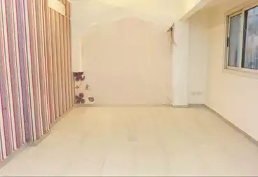 Apartments For sale - 3 rooms - floor 4