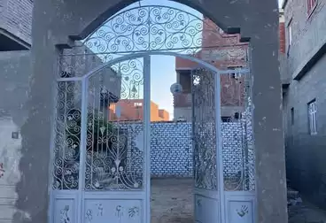 House / Home For sale - 4 rooms