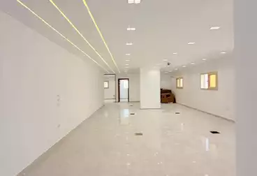 مقر إداري للإيجار - 4 غرف - بالدور 5