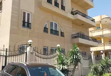 فيلا منفصلة للبيع - 15 غرف