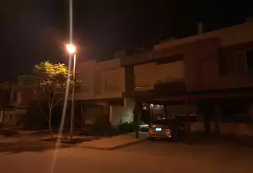 تاون هاوس للبيع - 4 غرف