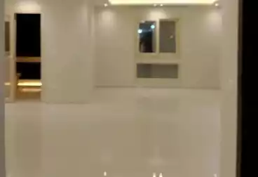 مكاتب للإيجار - 3 غرف - بالدور 3