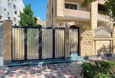 Duplex with Garden For sale - 5 rooms - floor 0