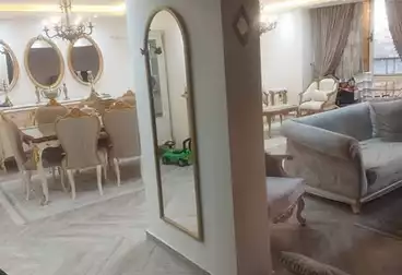 شقق للبيع - 4 غرف - بالدور 8