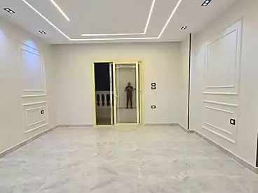 شقق للبيع - 3 غرف - بالدور 8