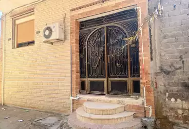 Building For sale - 4 rooms