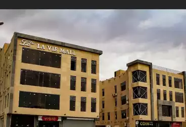 تجاري للإيجار - بالدور 0
