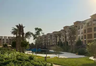 شقة بحديقة للبيع - 2 غرف - بالدور 0